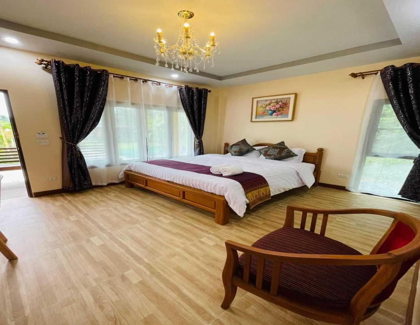 Capital O 75518 Baan Rose Resort Ao Luk Buitenkant foto