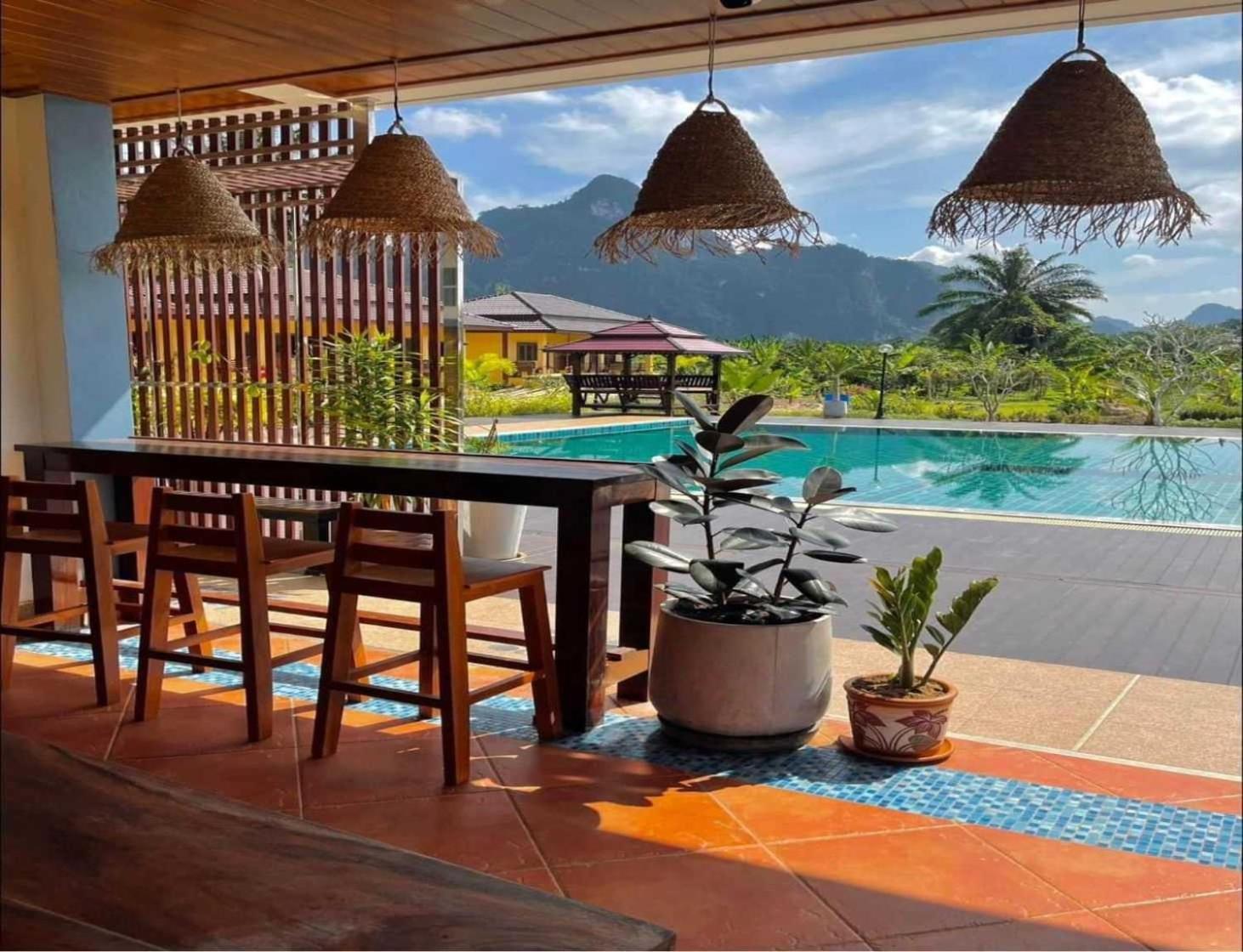 Capital O 75518 Baan Rose Resort Ao Luk Buitenkant foto