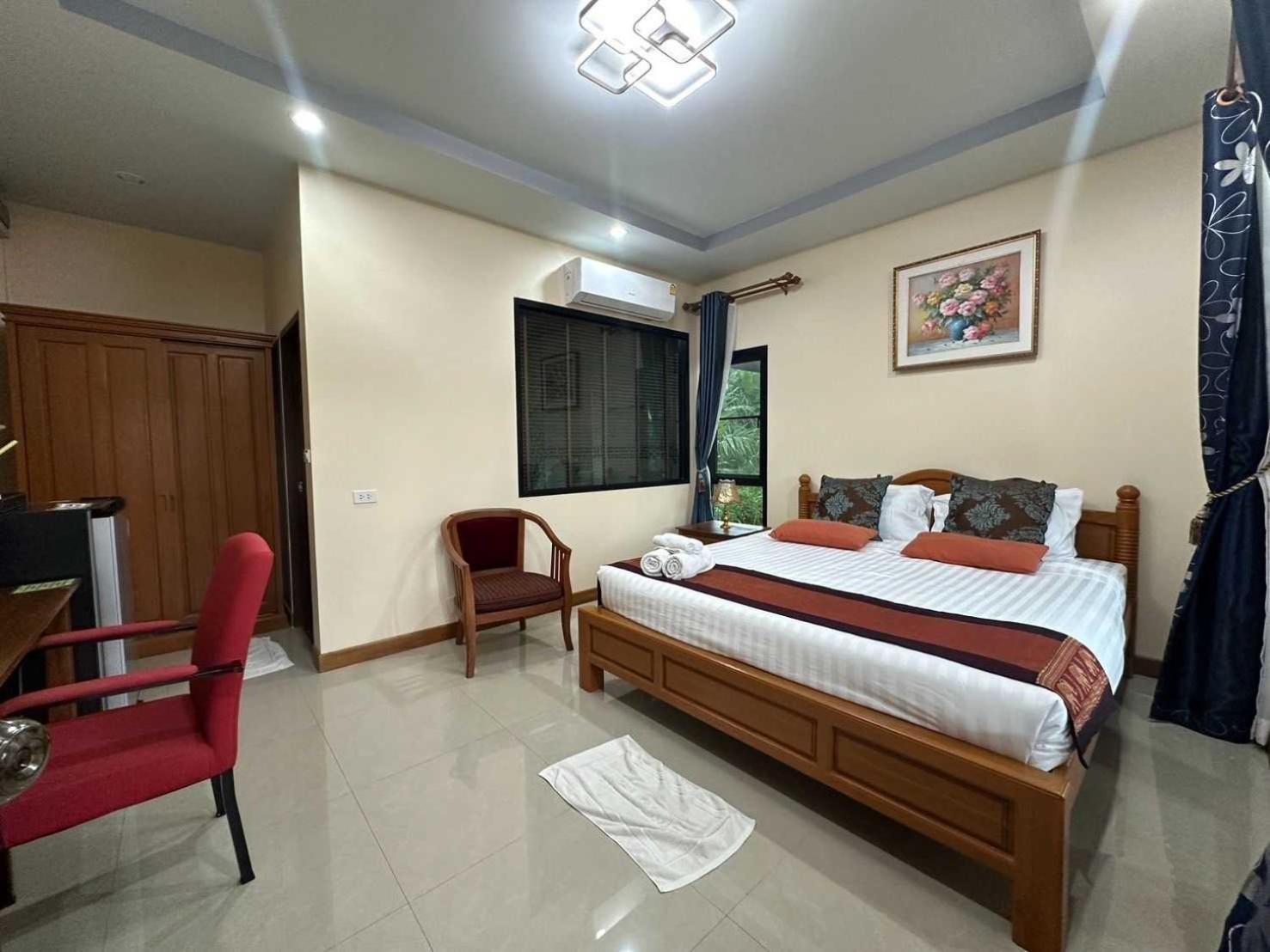 Capital O 75518 Baan Rose Resort Ao Luk Buitenkant foto