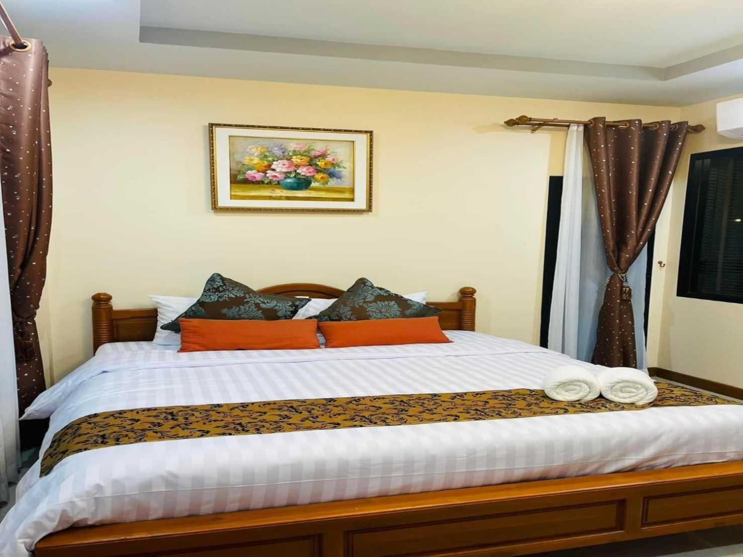 Capital O 75518 Baan Rose Resort Ao Luk Buitenkant foto