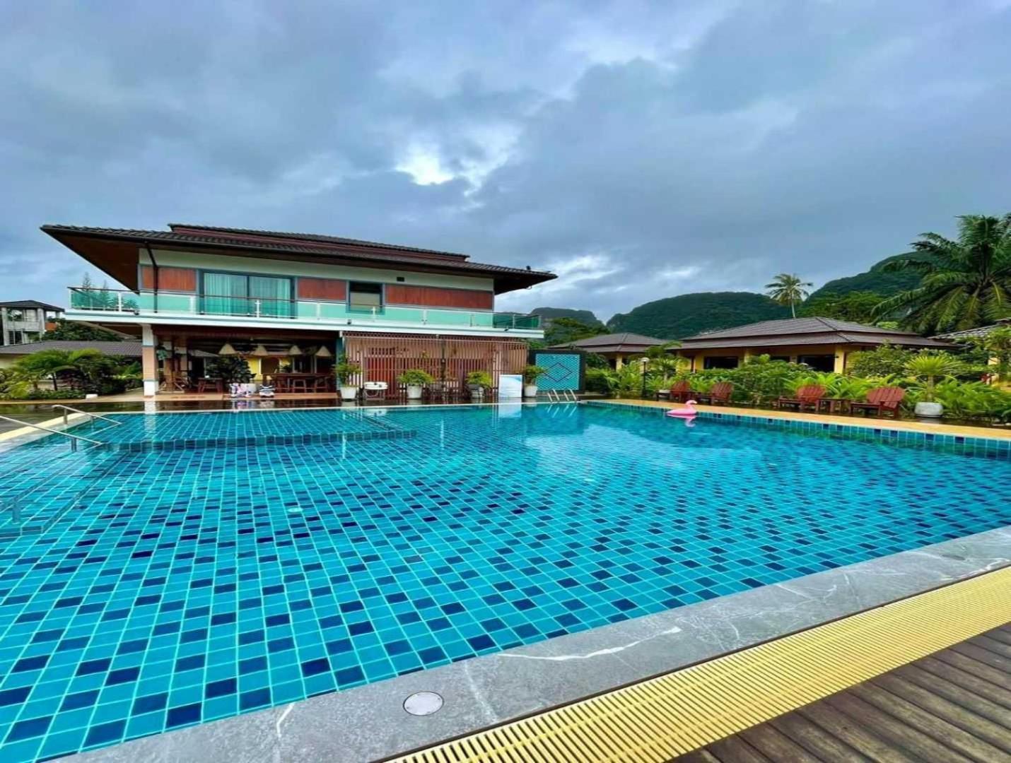 Capital O 75518 Baan Rose Resort Ao Luk Buitenkant foto